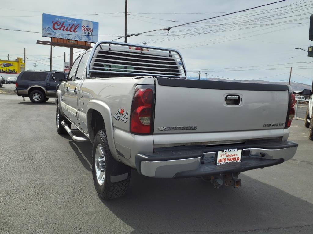 2004 Chevrolet Silverado 2500HD LS