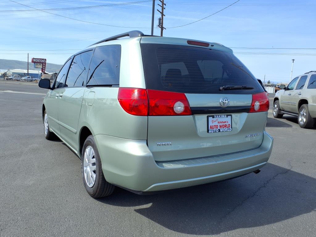 2010 Toyota Sienna CE 7-Passenger