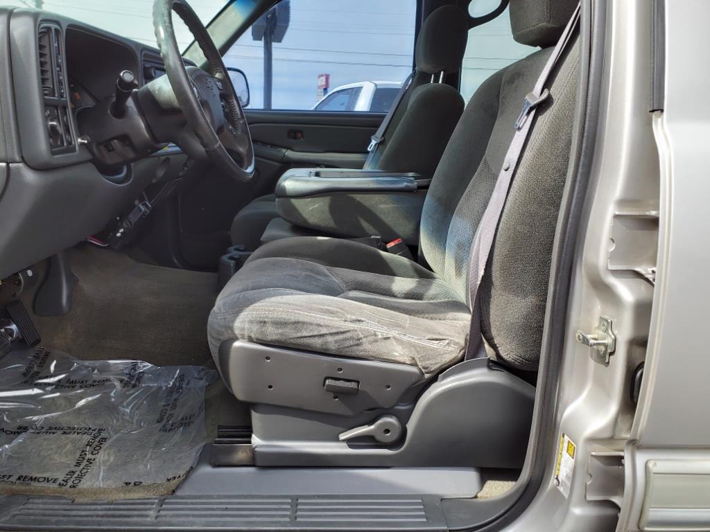 2004 Chevrolet Silverado 2500HD LS