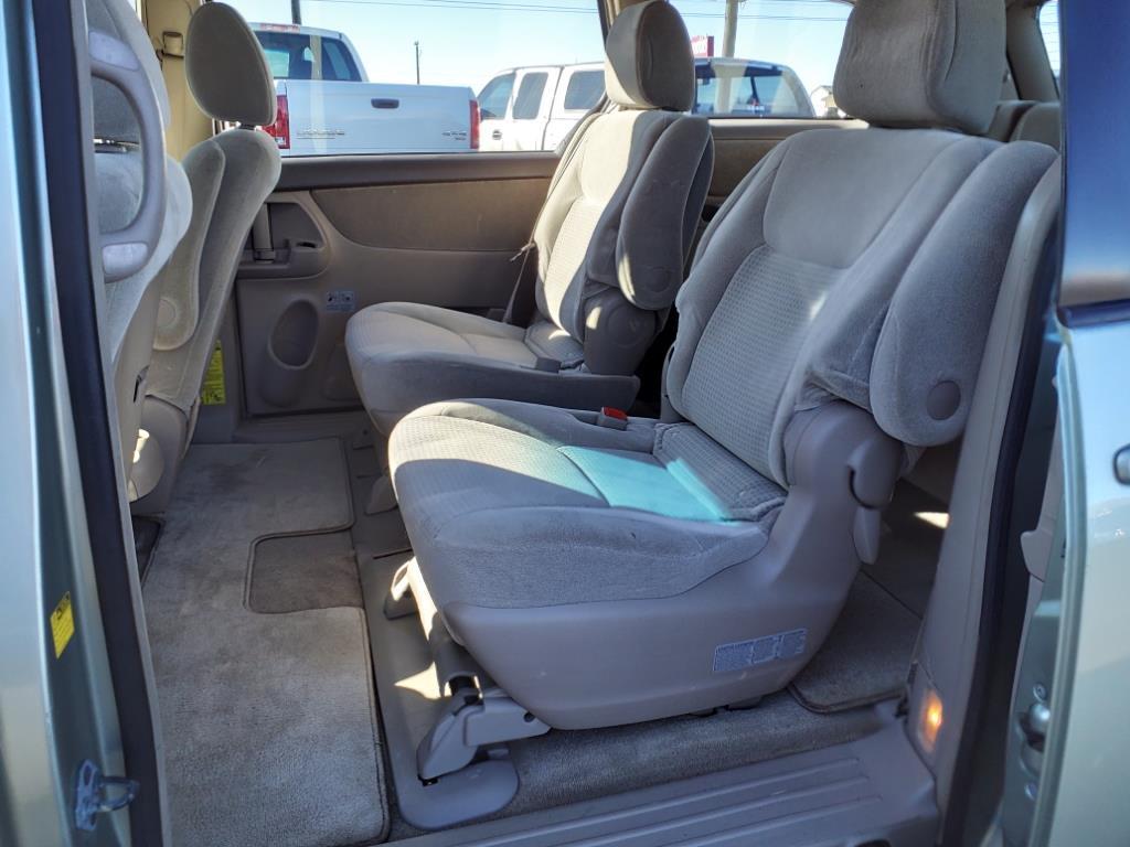 2010 Toyota Sienna CE 7-Passenger