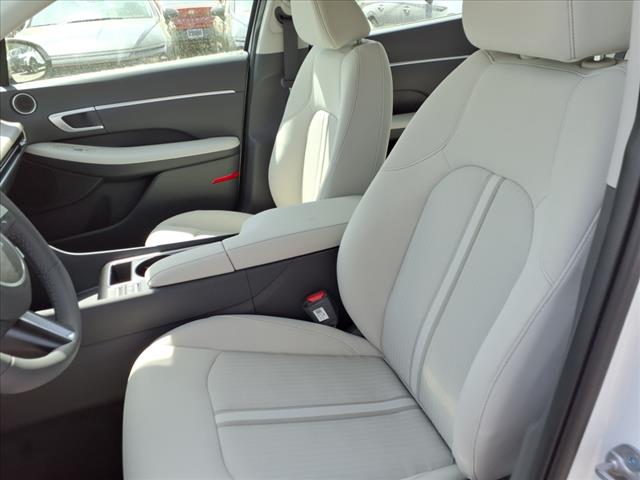 2025 Hyundai SONATA Hybrid SEL