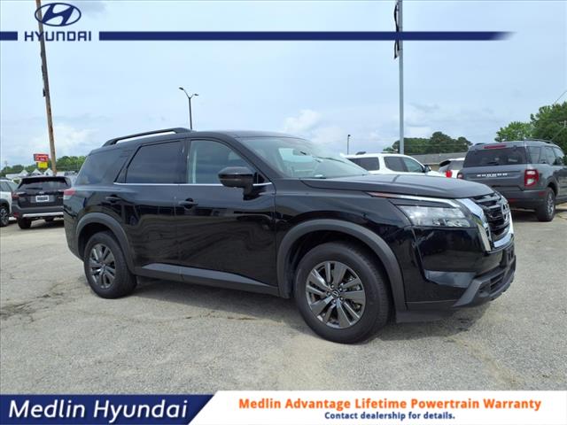 2024 Nissan Pathfinder SV