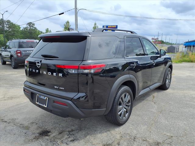 2024 Nissan Pathfinder SV