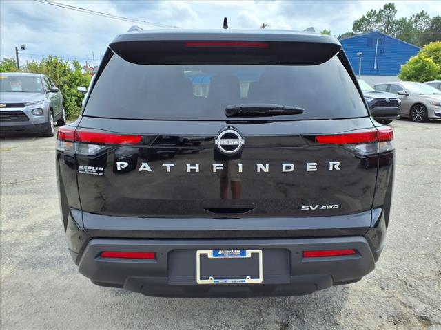 2024 Nissan Pathfinder SV