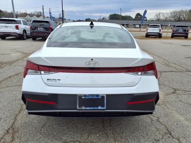 2025 Hyundai ELANTRA Limited