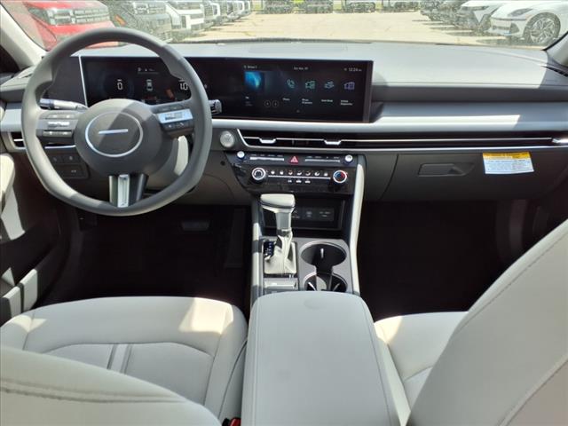 2025 Hyundai SONATA SE