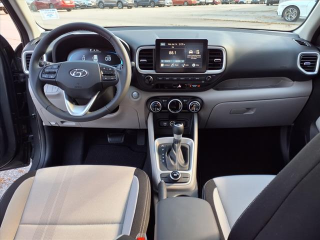 2025 Hyundai VENUE SEL