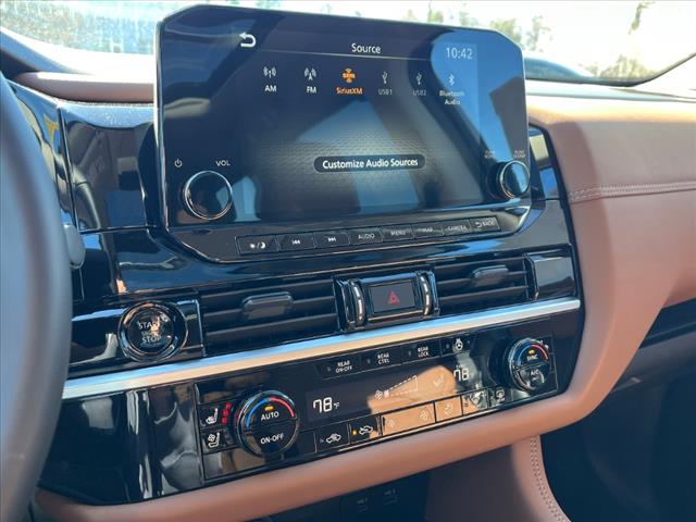 2025 Nissan Pathfinder Platinum