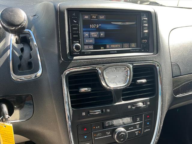 2016 Chrysler Town and Country Touring