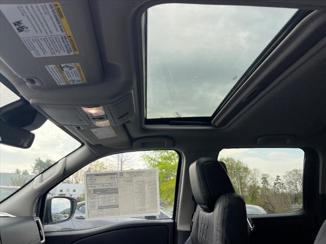 2025 Nissan Frontier SL
