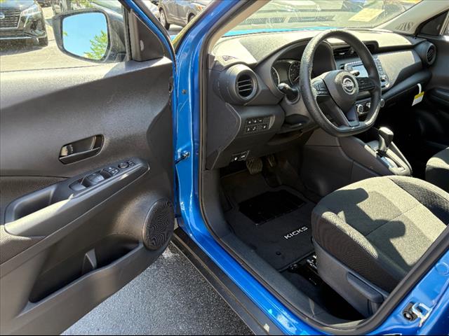 2025 Nissan Kicks Play S
