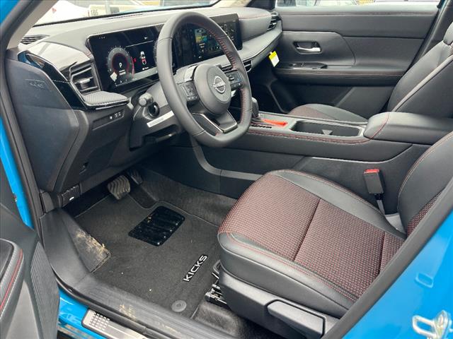 2025 Nissan Kicks SR