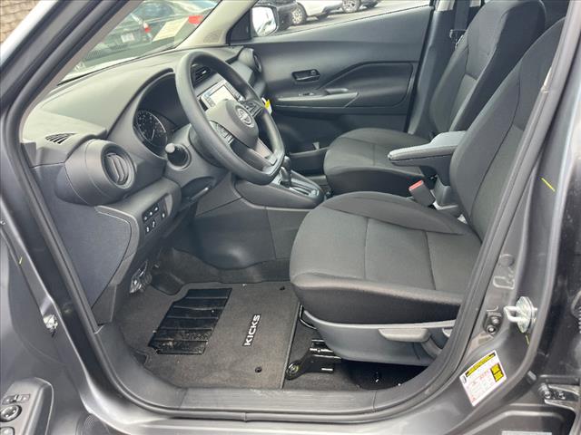 2025 Nissan Kicks S