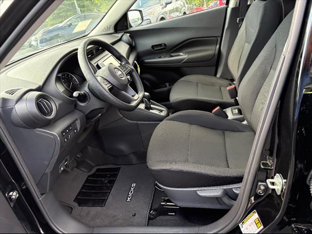 2025 Nissan Kicks Play S