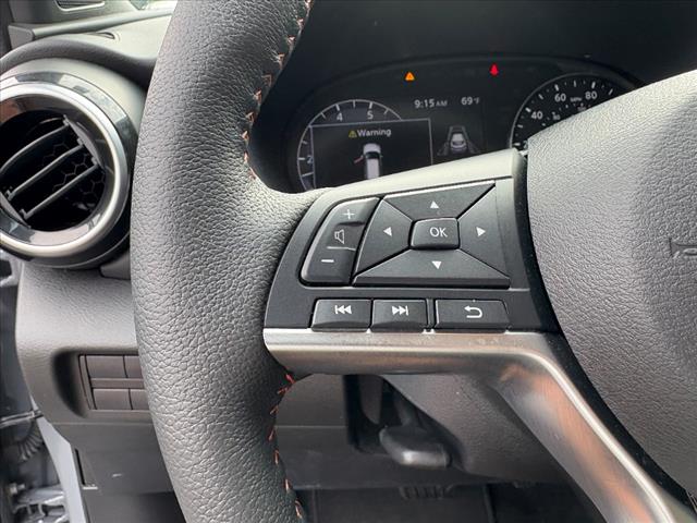 2021 Nissan Kicks SR