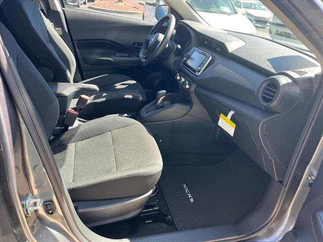 2025 Nissan Kicks S
