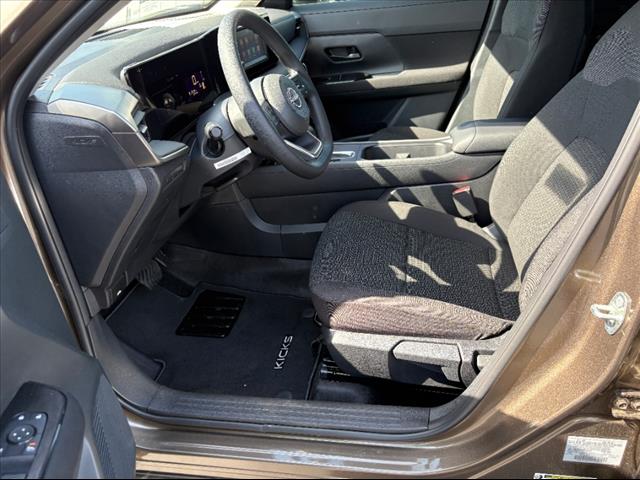 2025 Nissan Kicks S