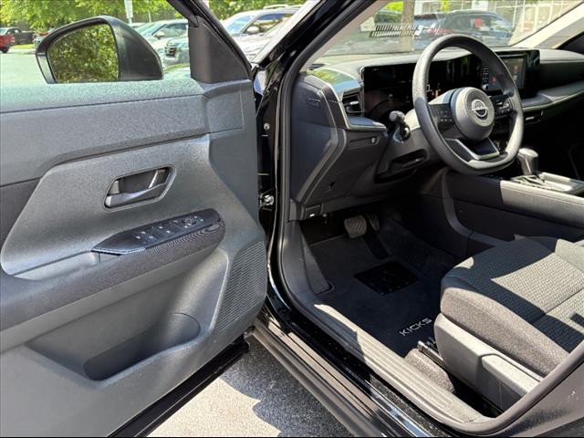 2025 Nissan Kicks S