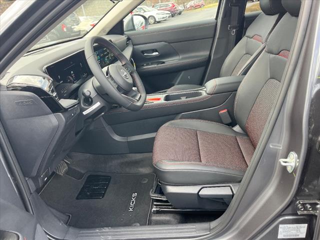 2025 Nissan Kicks SR