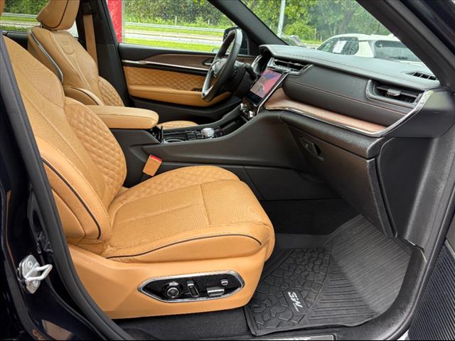 2023 Jeep Grand Cherokee Summit