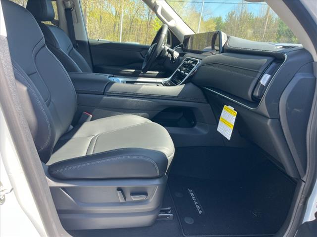 2025 Nissan Armada SV