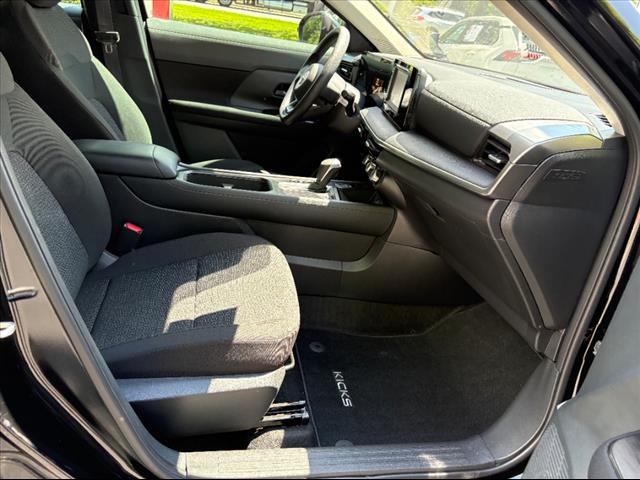 2025 Nissan Kicks S