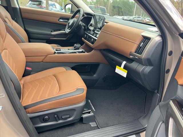 2025 Nissan Pathfinder Platinum