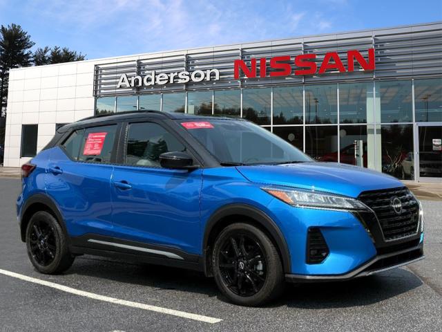 2023 Nissan Kicks SR