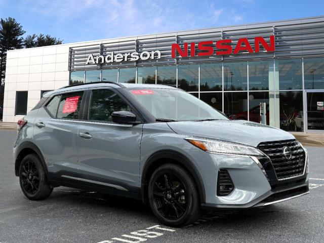 2021 Nissan Kicks SR