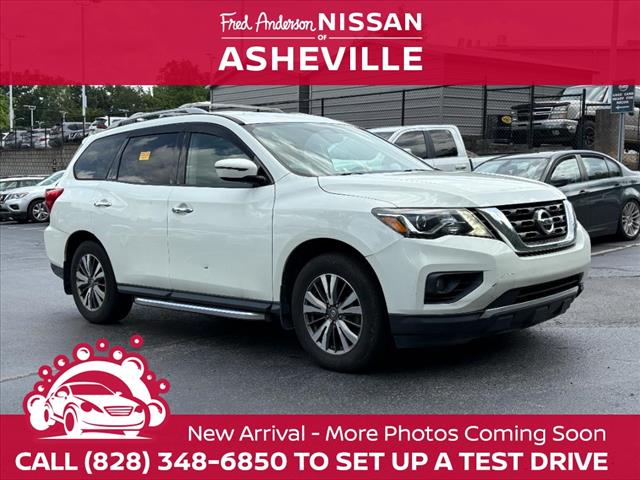 2018 Nissan Pathfinder SV