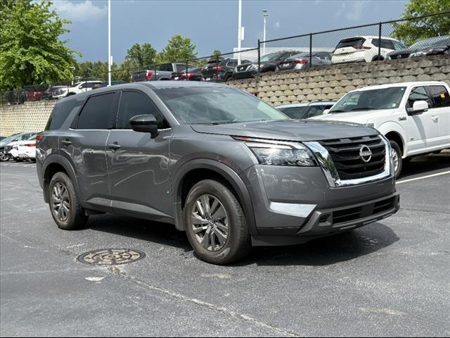 2025 Nissan Pathfinder S