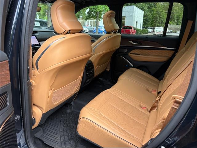 2023 Jeep Grand Cherokee Summit
