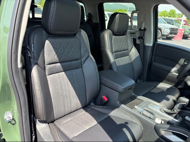 2025 Nissan Frontier SL