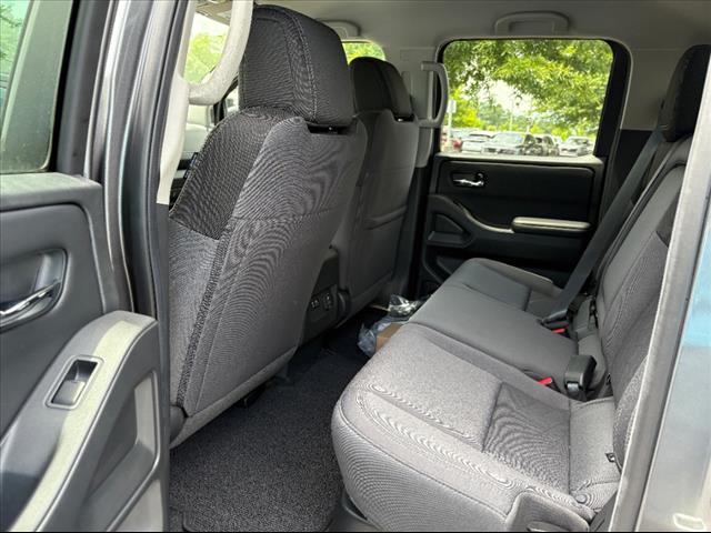 2025 Nissan Frontier SV