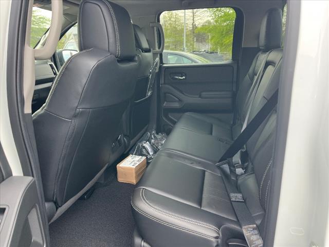 2025 Nissan Frontier SL