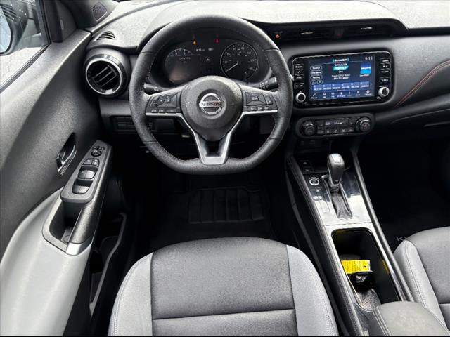 2021 Nissan Kicks SR
