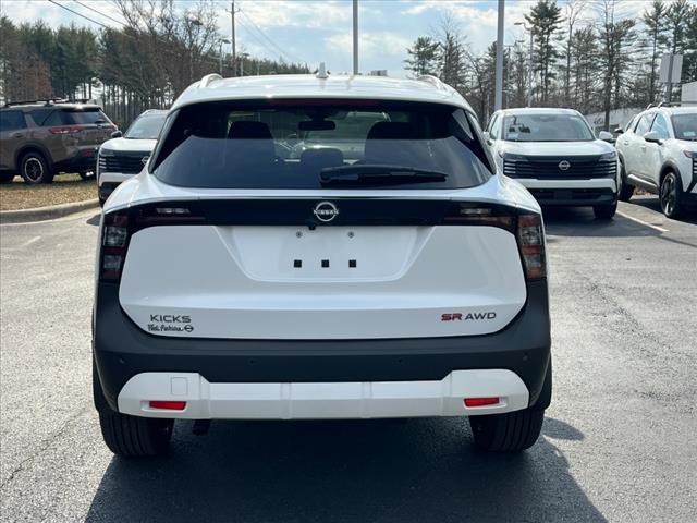 2025 Nissan Kicks SR
