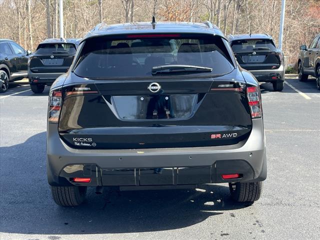 2025 Nissan Kicks SR