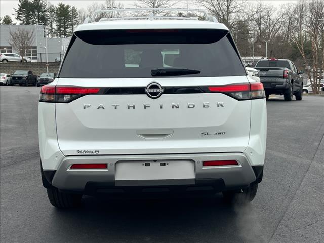 2025 Nissan Pathfinder SL