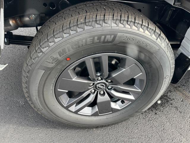 2025 Nissan Frontier SV