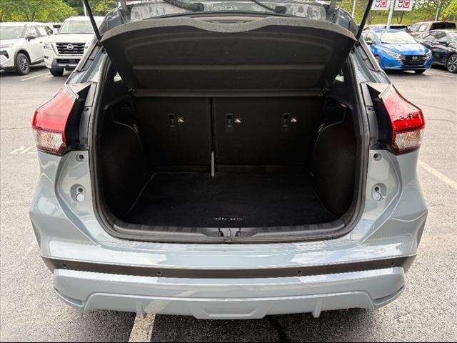 2021 Nissan Kicks SR