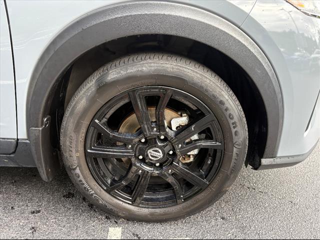 2021 Nissan Kicks SR