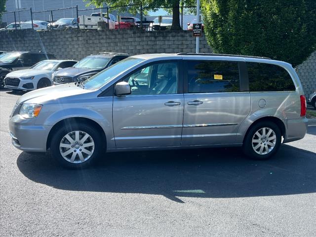 2016 Chrysler Town and Country Touring