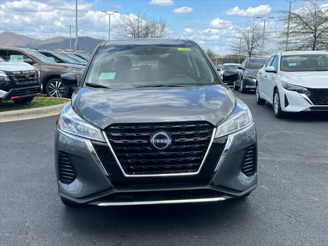 2025 Nissan Kicks S