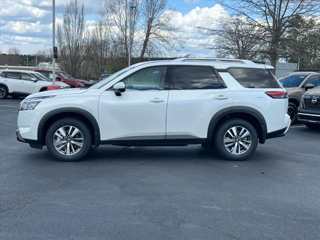 2025 Nissan Pathfinder SL