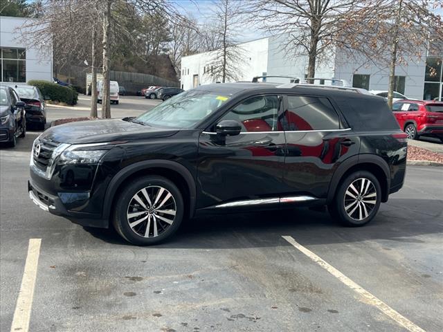 2025 Nissan Pathfinder Platinum