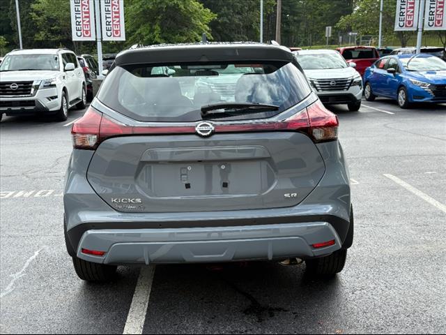 2021 Nissan Kicks SR