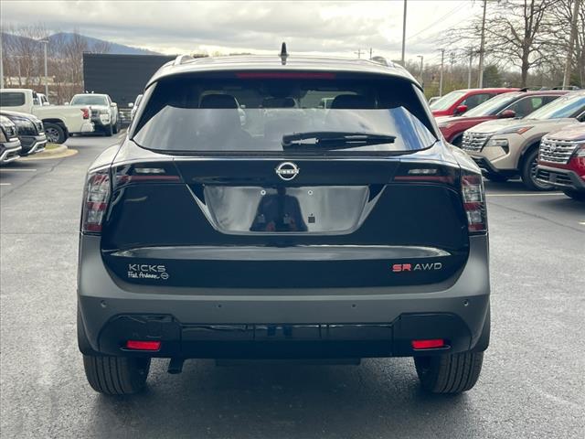 2025 Nissan Kicks SR