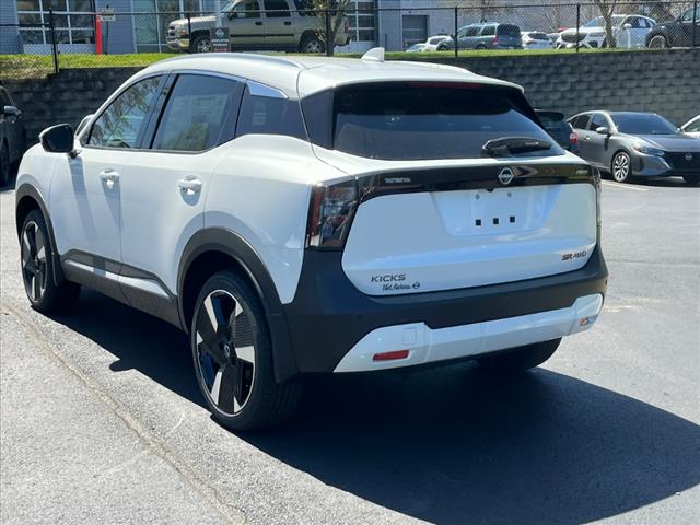 2025 Nissan Kicks SR