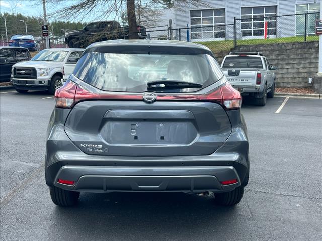 2025 Nissan Kicks S